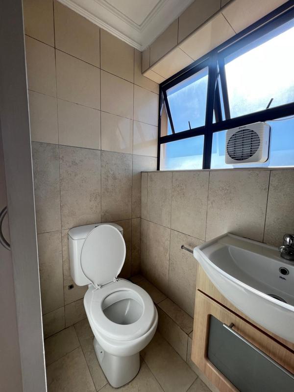 To Let 2 Bedroom Property for Rent in Belgravia Western Cape